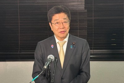 会合後に記者会見する加藤勝信財務相＝米首都ワシントンで2025年4月23日、大久保渉撮影